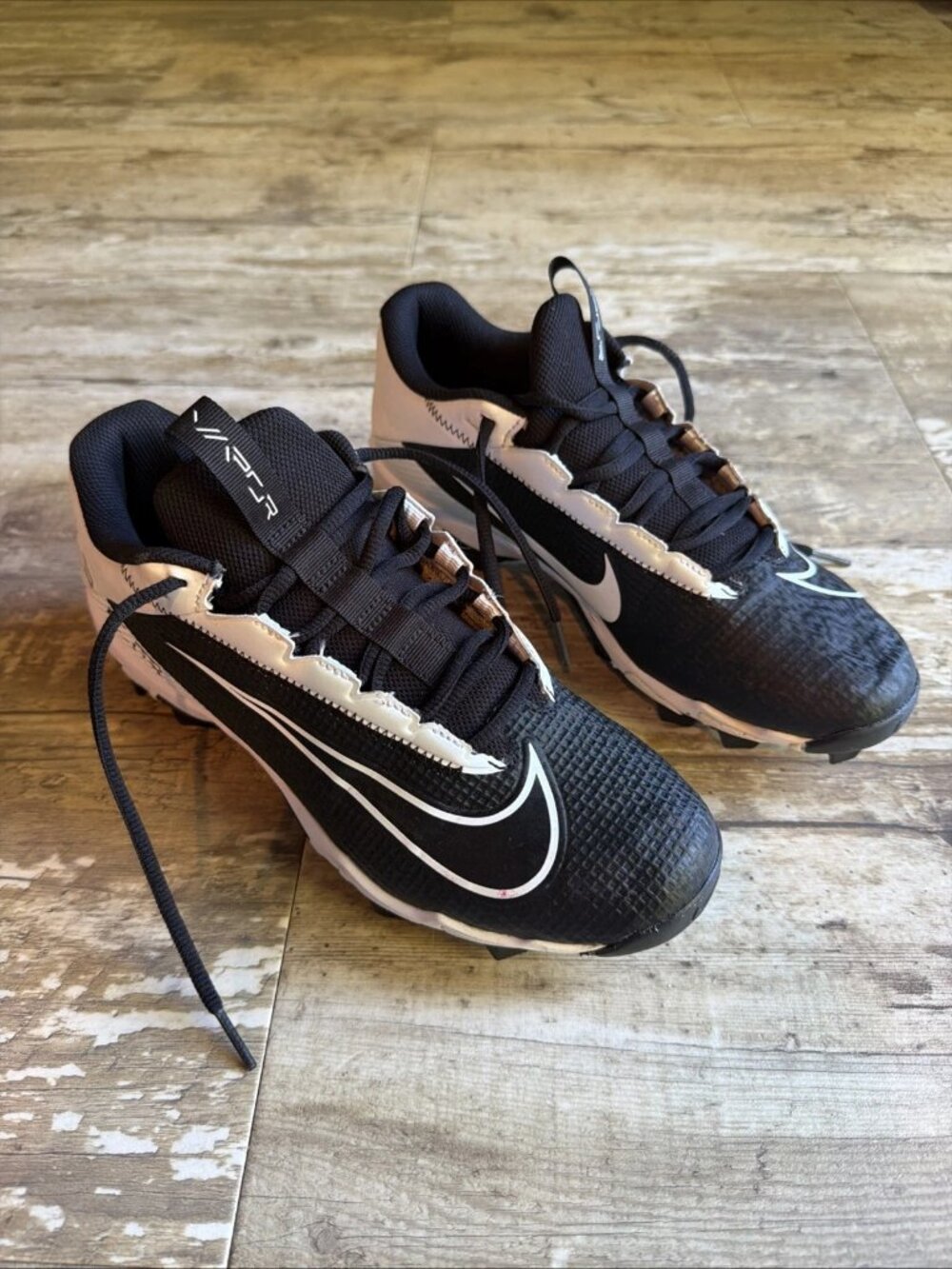 NIKE Vapor Edge Shark 2 Football Cleats Black & White DH5088-001 Men’s 7.5
